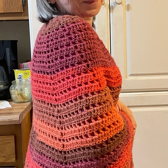 Circular Shawl-Hand made - Picture 2 of 2